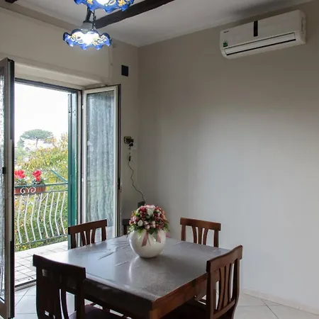 Residenziale, Near The Sea, Free Parking, Family * Nápoly