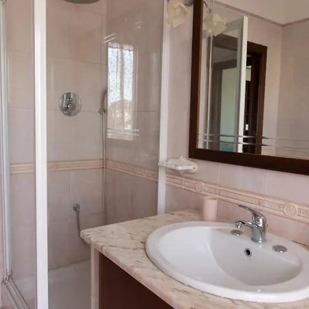 Residenziale, Near The Sea, Free Parking, Family Apartman Nápoly